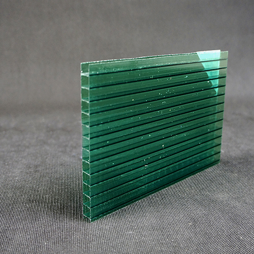 Сотовый поликарбонат Зелёный Poligi 4 мм 0,47 кг/м²